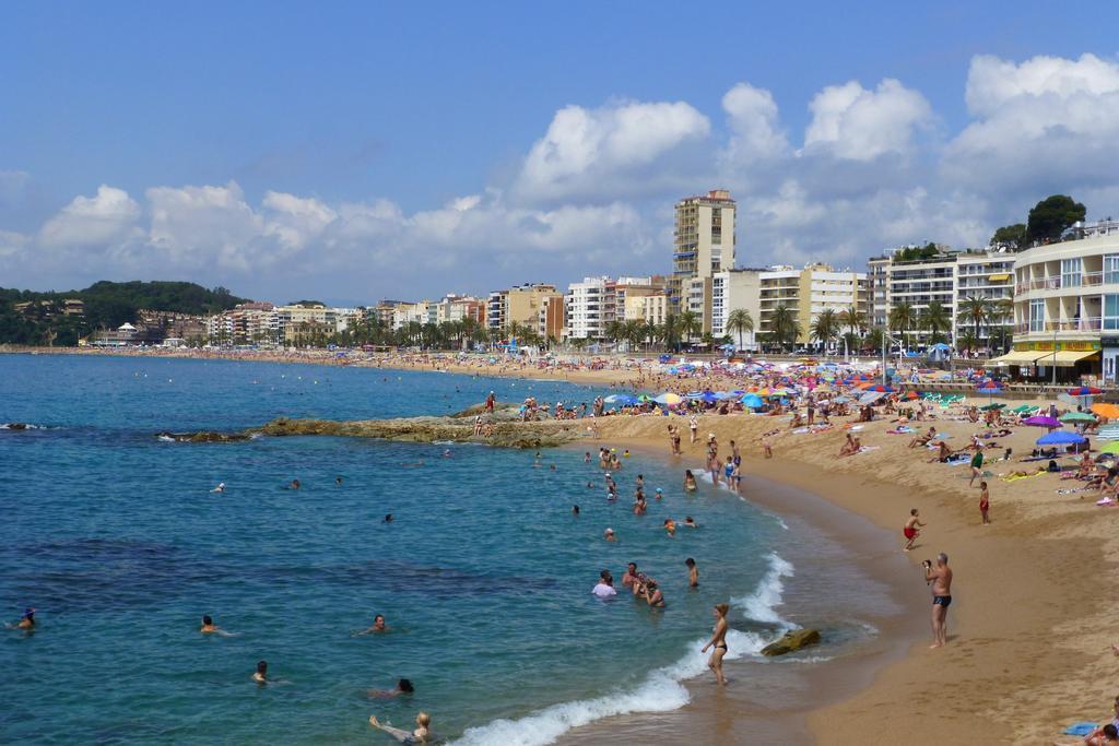 Sant Jordi Plaza Espana Lloret de Mar Ruang foto