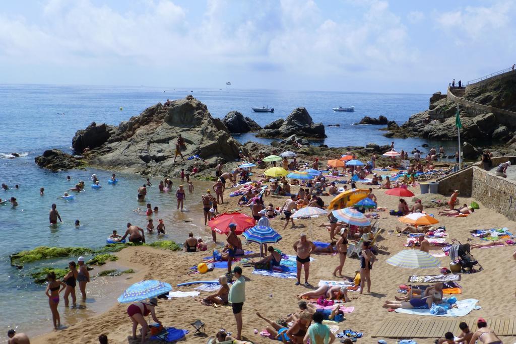 Sant Jordi Plaza Espana Lloret de Mar Ruang foto