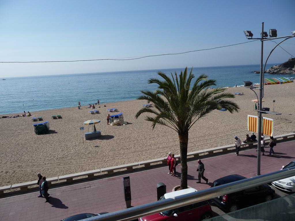 Sant Jordi Plaza Espana Lloret de Mar Ruang foto